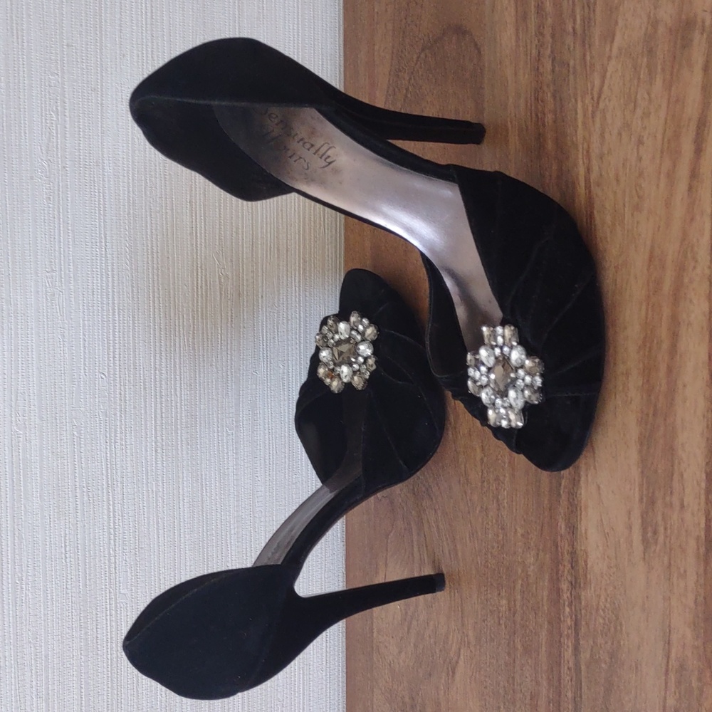 Chic Black Velvet Heels with Crystal Accent